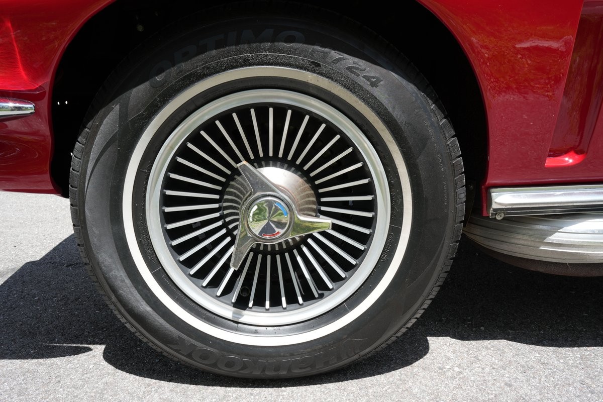 Chevrolet-Corvette-1966-Convertible-14