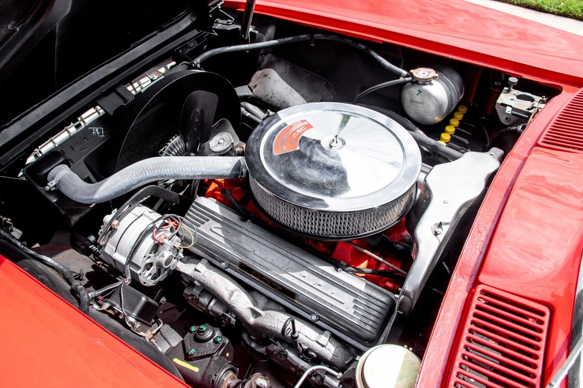 Chevrolet-Corvette-1966-Convertible-14