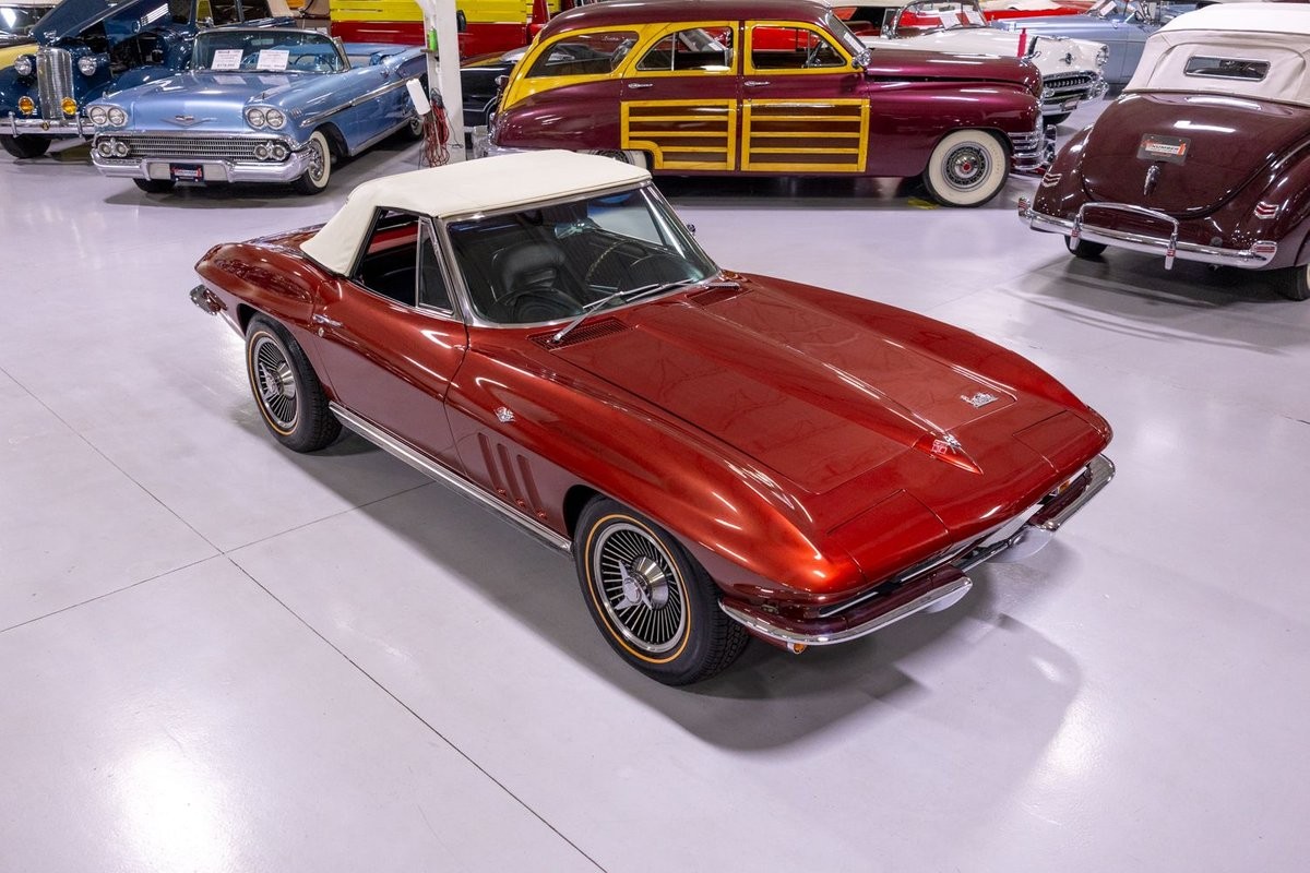 Chevrolet-Corvette-1966-Convertible-15