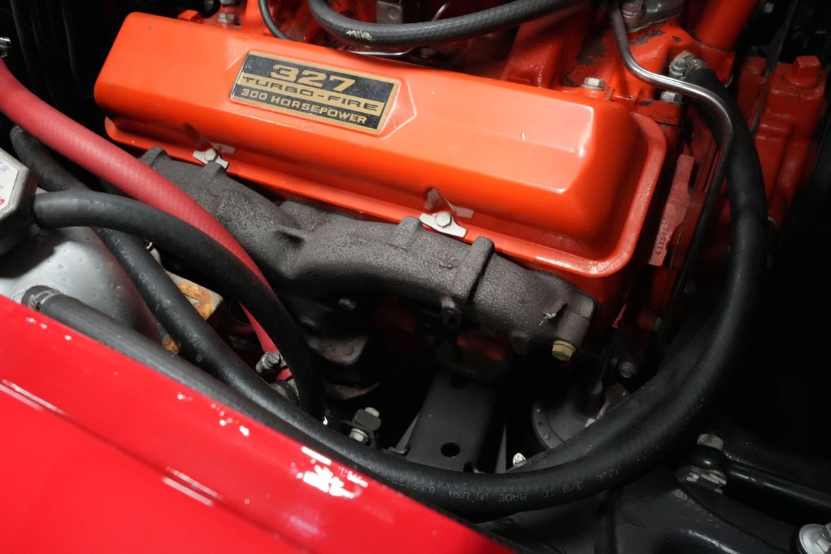 Chevrolet-Corvette-1966-Convertible-16