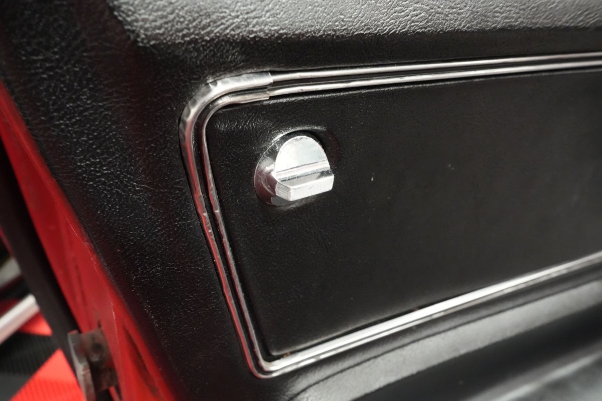 Chevrolet-Corvette-1966-Convertible-18
