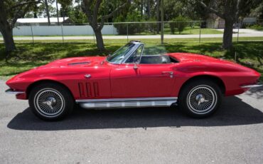 Chevrolet-Corvette-1966-Convertible-2