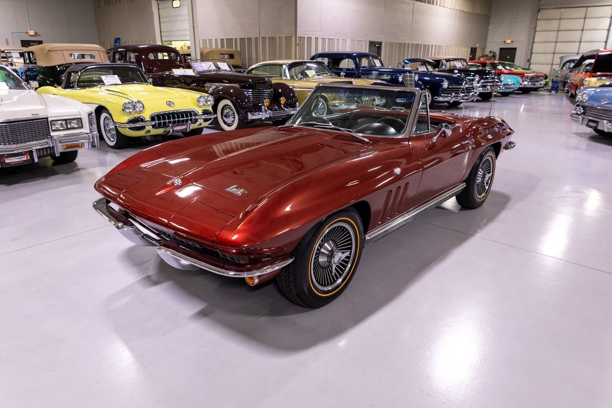 Chevrolet-Corvette-1966-Convertible-21