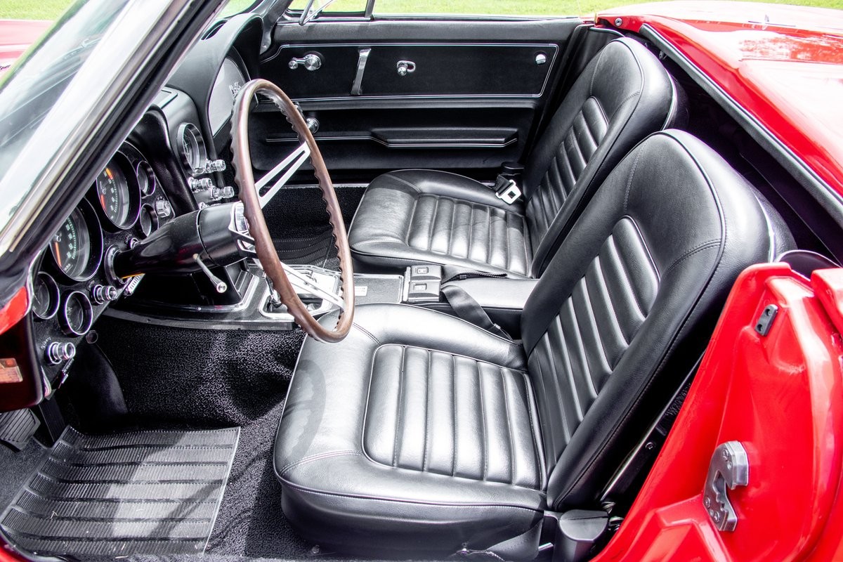 Chevrolet-Corvette-1966-Convertible-21