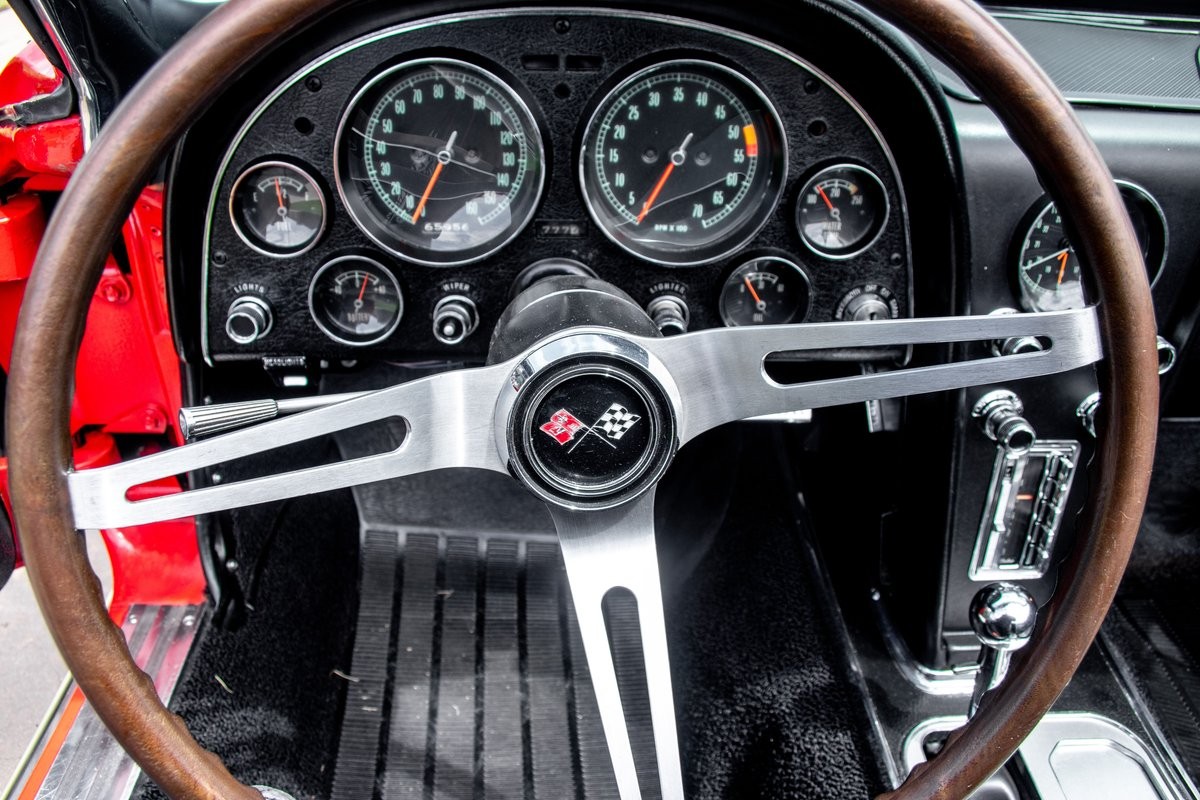 Chevrolet-Corvette-1966-Convertible-22