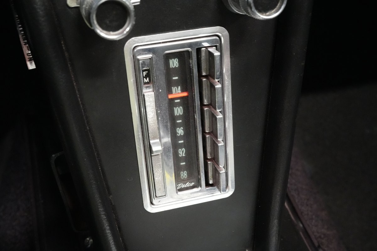 Chevrolet-Corvette-1966-Convertible-25
