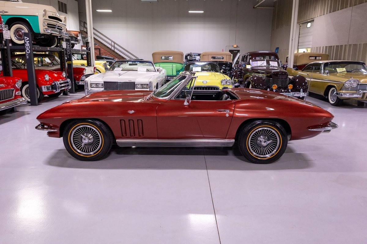 Chevrolet-Corvette-1966-Convertible-28