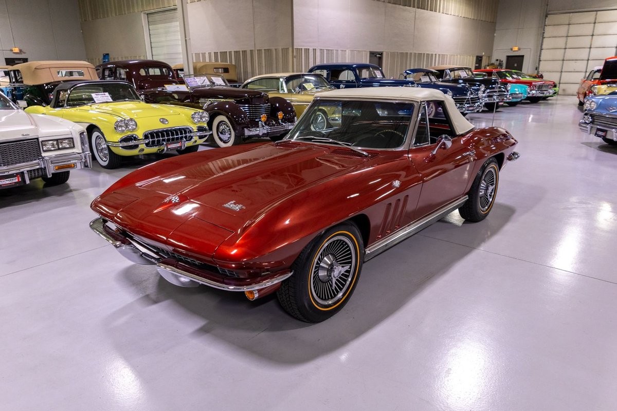 Chevrolet-Corvette-1966-Convertible-29