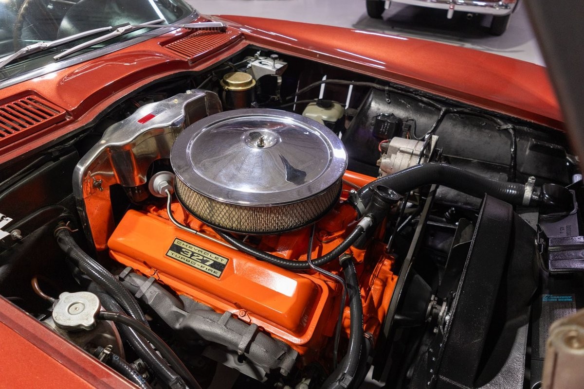 Chevrolet-Corvette-1966-Convertible-3