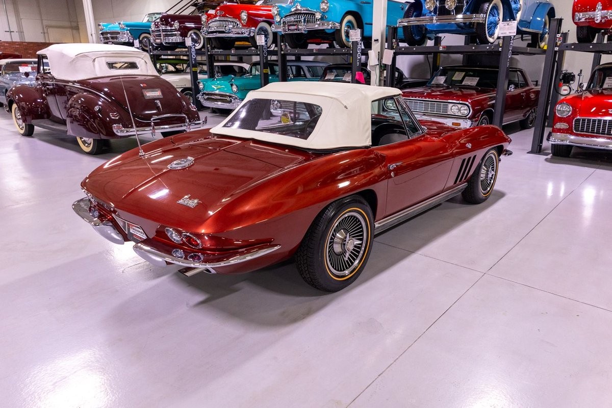 Chevrolet-Corvette-1966-Convertible-33