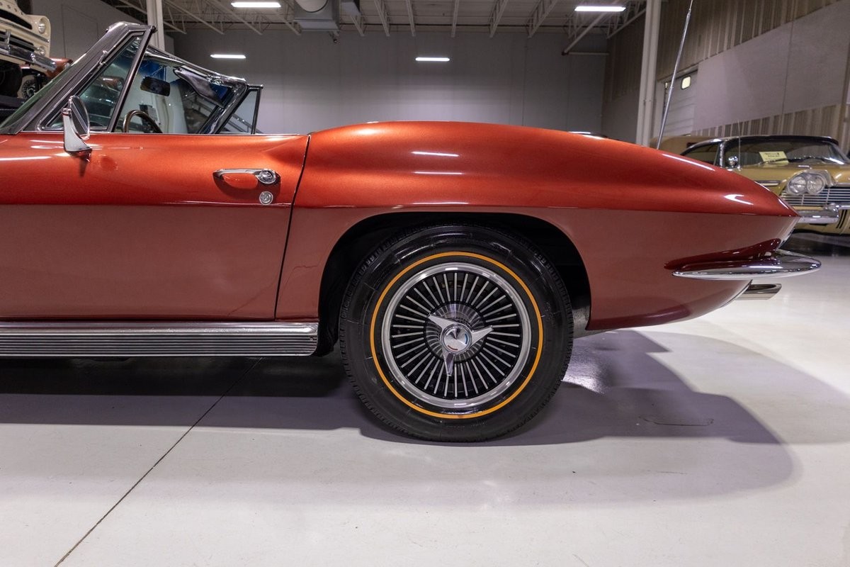 Chevrolet-Corvette-1966-Convertible-39
