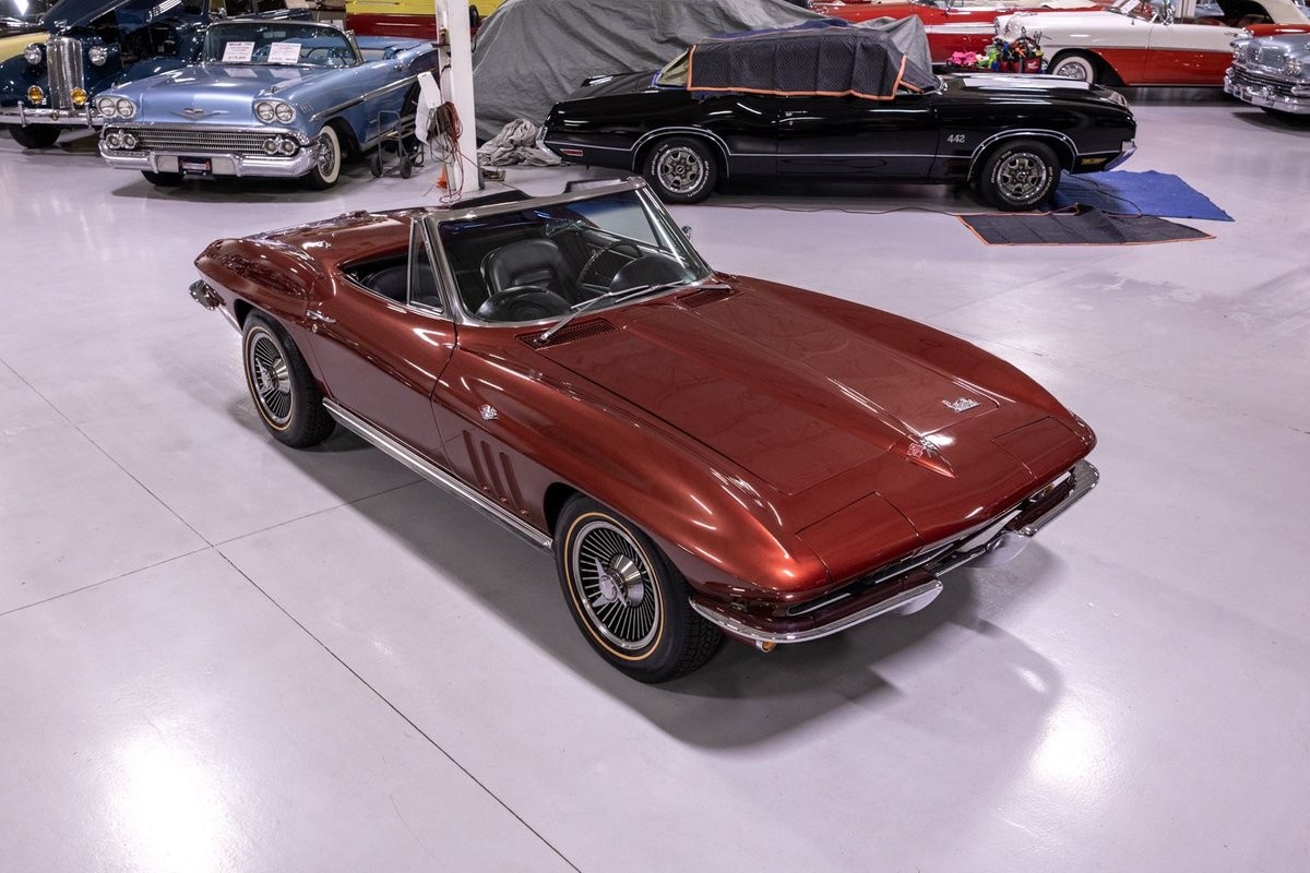 Chevrolet-Corvette-1966-Convertible-7