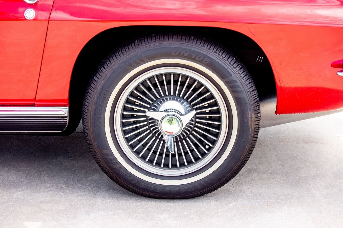Chevrolet-Corvette-1966-Convertible-8