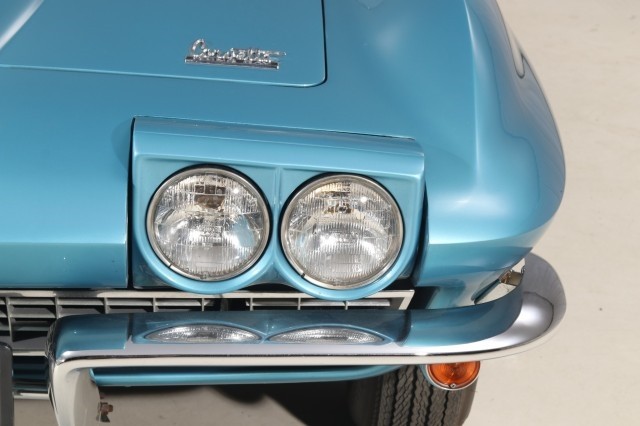 Chevrolet-Corvette-1966-Convertible-9