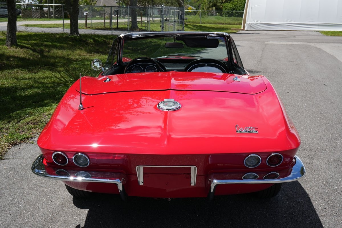 Chevrolet-Corvette-1966-Convertible-9