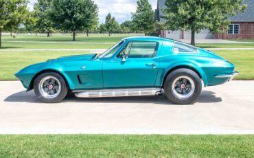 Chevrolet-Corvette-1966-Coupe-1