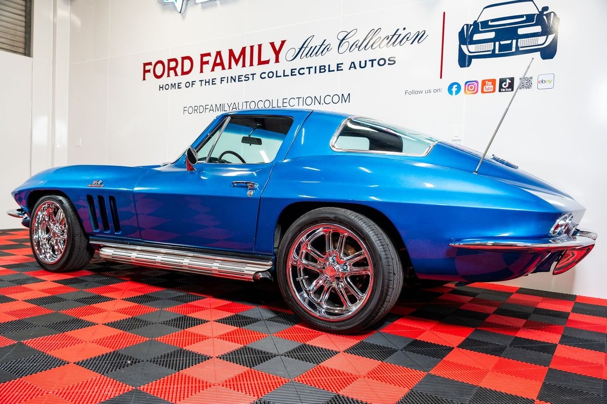 Chevrolet-Corvette-1966-Coupe-1