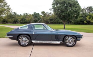 Chevrolet-Corvette-1966-Coupe-10