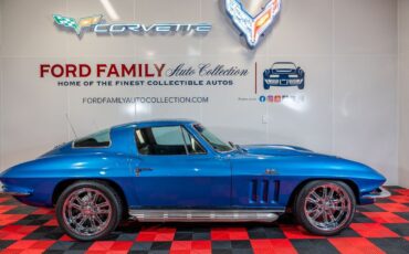 Chevrolet-Corvette-1966-Coupe-10