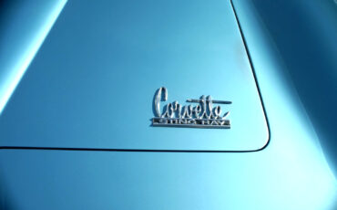 Chevrolet-Corvette-1966-Coupe-10