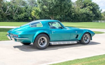 Chevrolet-Corvette-1966-Coupe-12