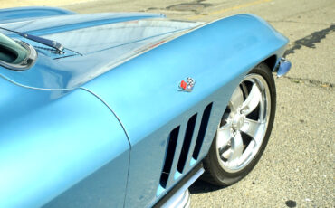 Chevrolet-Corvette-1966-Coupe-13