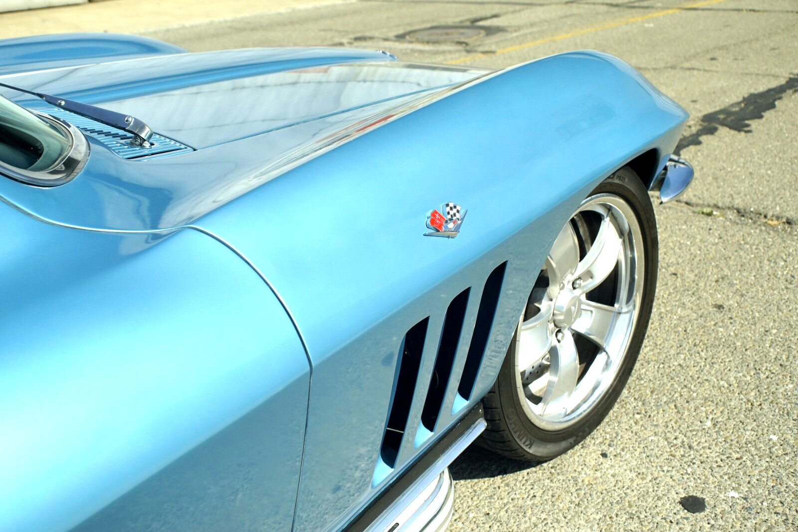 Chevrolet-Corvette-1966-Coupe-13