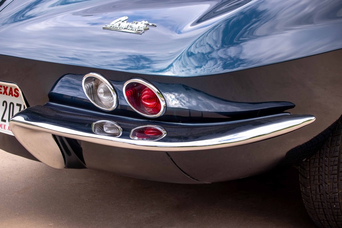 Chevrolet-Corvette-1966-Coupe-14