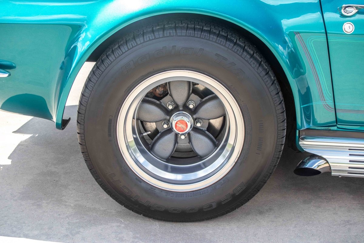 Chevrolet-Corvette-1966-Coupe-14