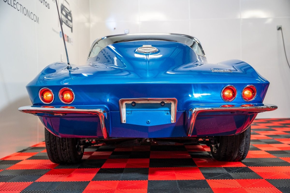 Chevrolet-Corvette-1966-Coupe-14