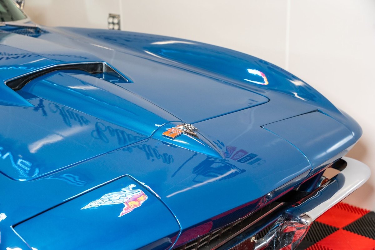 Chevrolet-Corvette-1966-Coupe-15