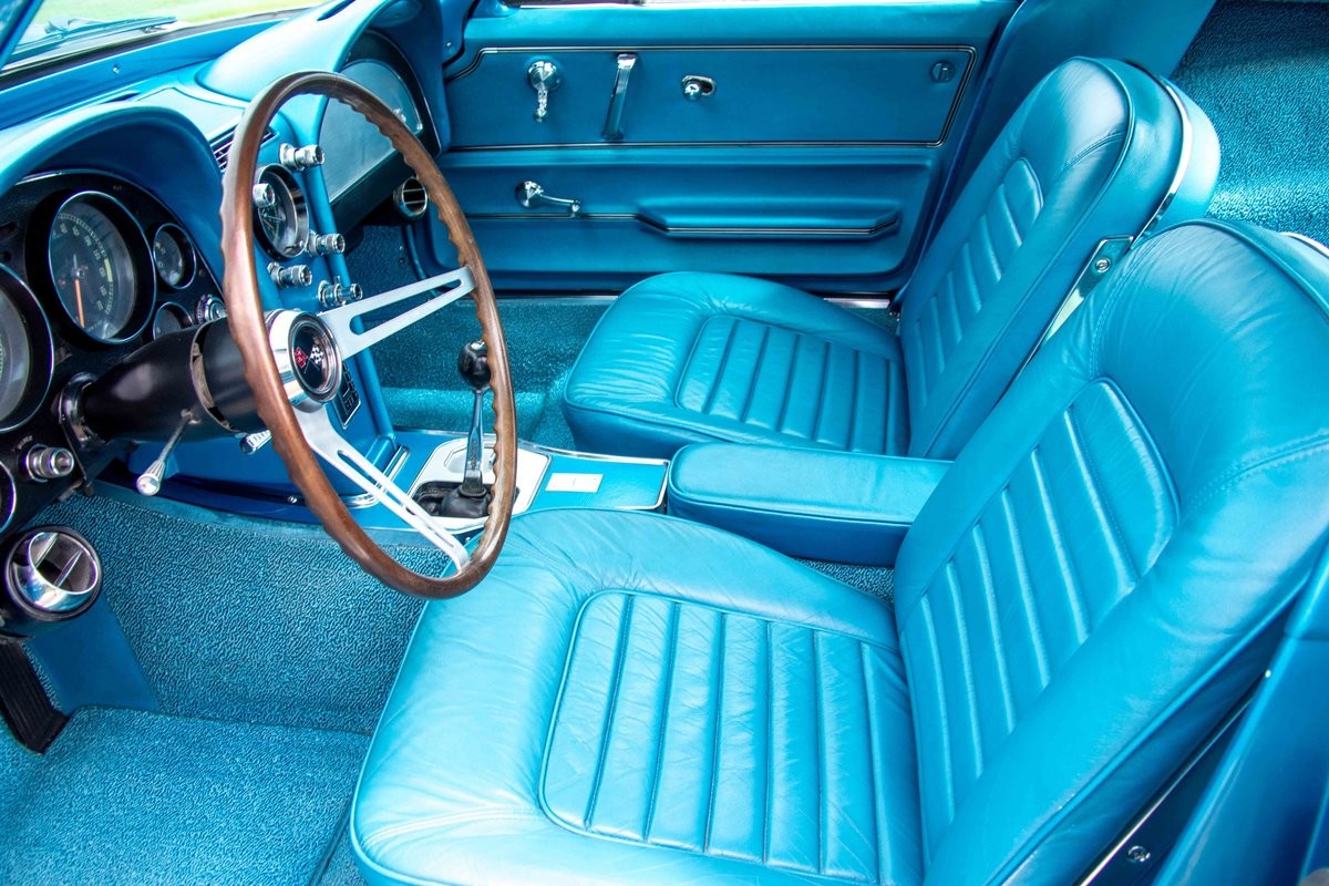 Chevrolet-Corvette-1966-Coupe-20