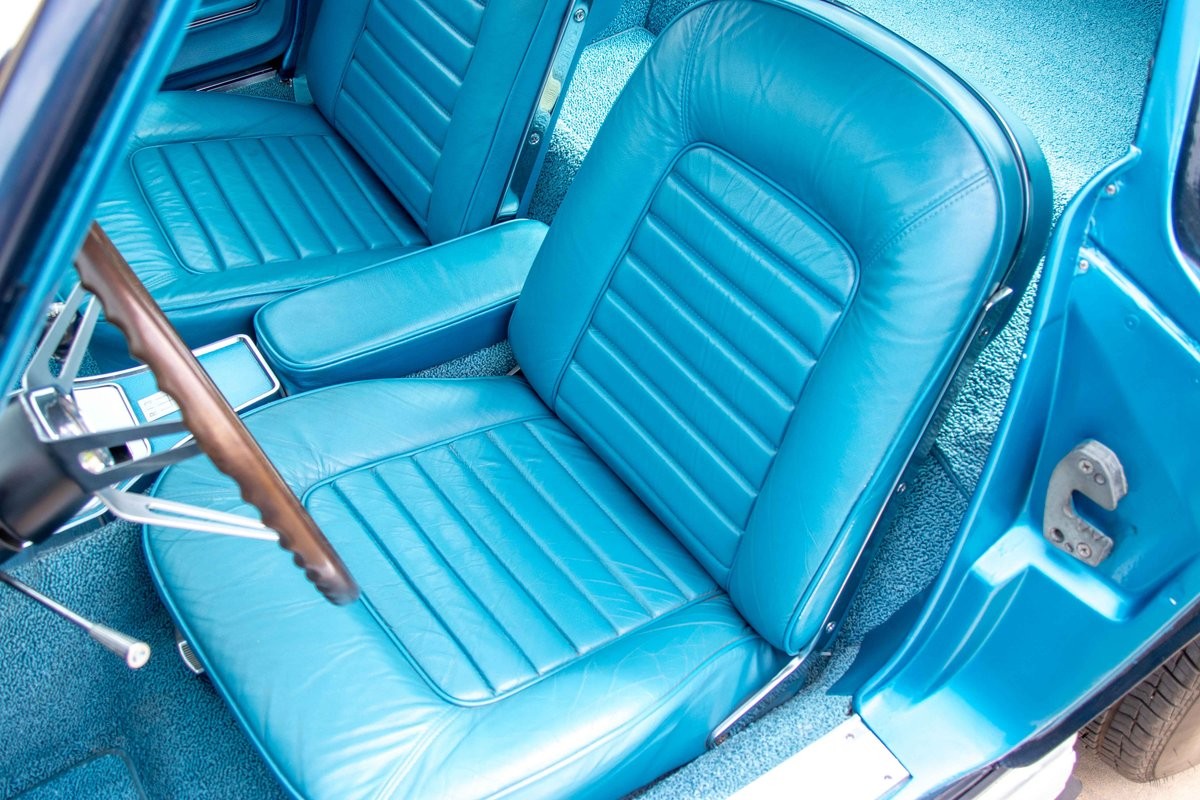 Chevrolet-Corvette-1966-Coupe-21