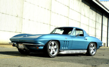 Chevrolet-Corvette-1966-Coupe-21
