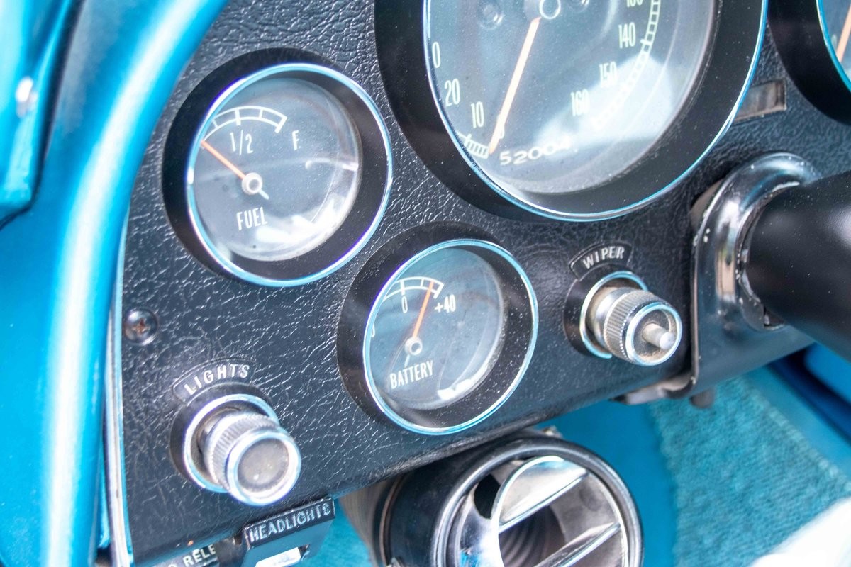 Chevrolet-Corvette-1966-Coupe-22