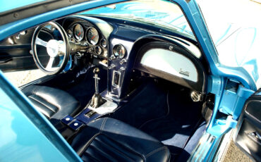 Chevrolet-Corvette-1966-Coupe-23
