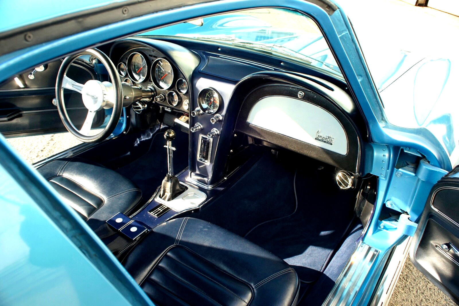 Chevrolet-Corvette-1966-Coupe-23
