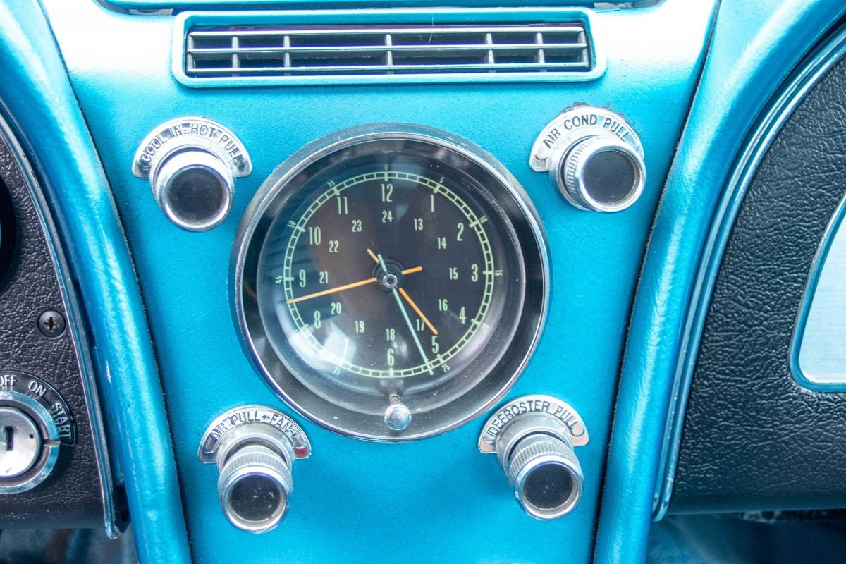 Chevrolet-Corvette-1966-Coupe-25