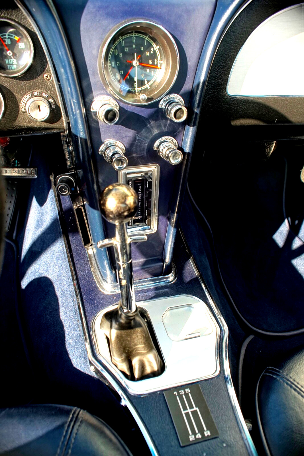 Chevrolet-Corvette-1966-Coupe-25