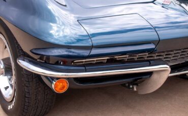 Chevrolet-Corvette-1966-Coupe-3