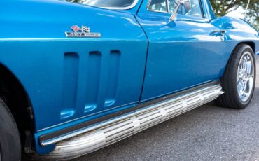 Chevrolet-Corvette-1966-Coupe-3