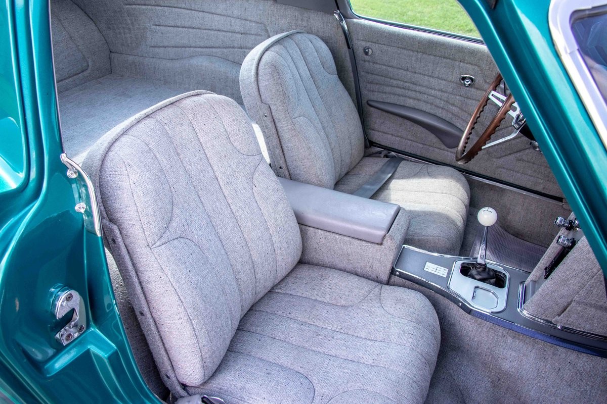 Chevrolet-Corvette-1966-Coupe-30