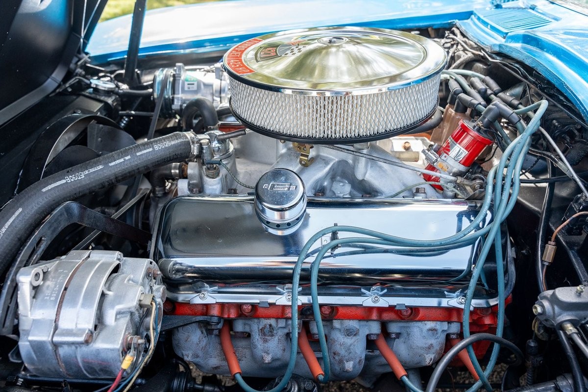 Chevrolet-Corvette-1966-Coupe-31