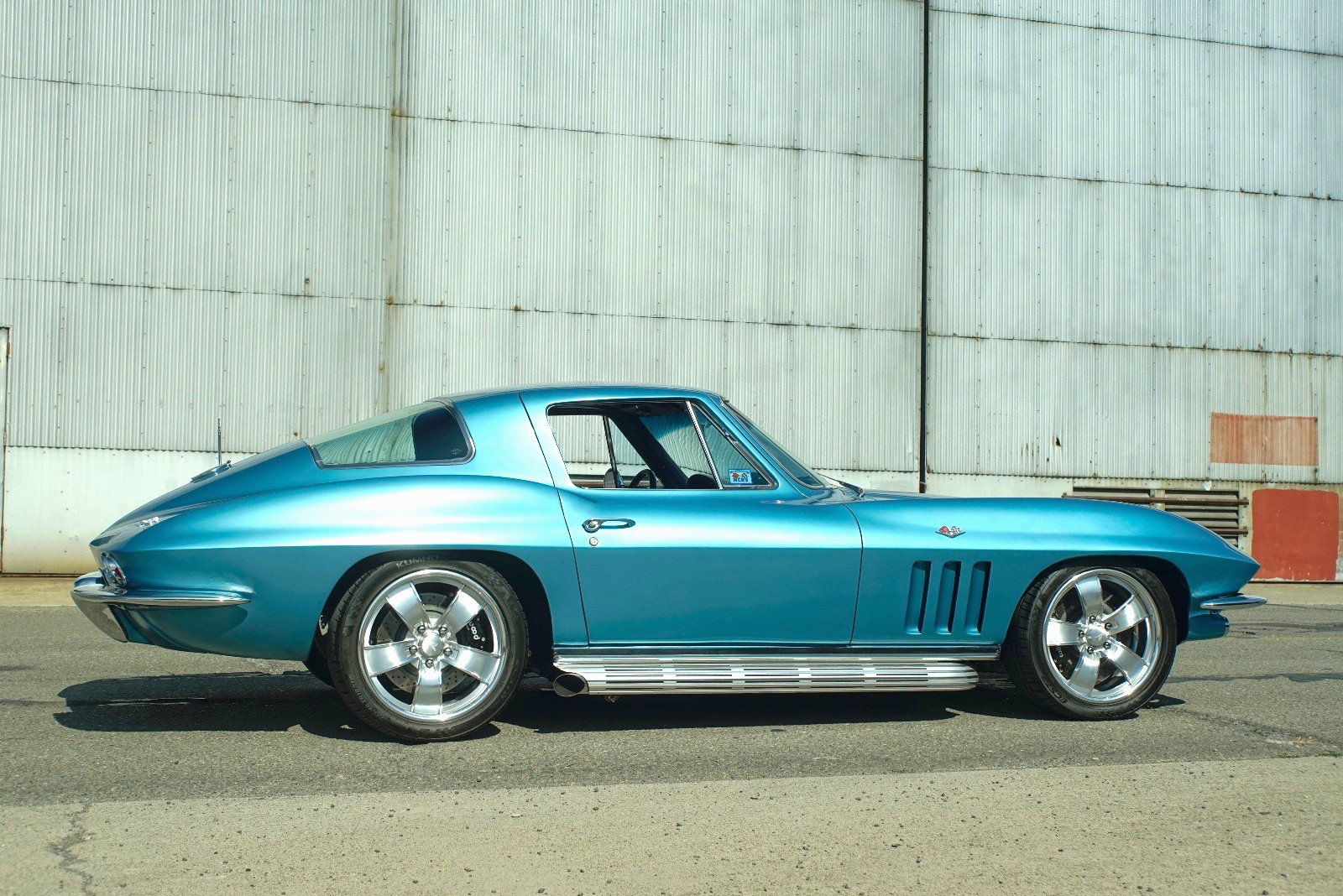 Chevrolet-Corvette-1966-Coupe-37