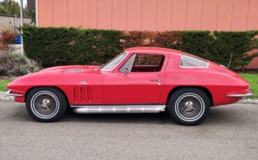 Chevrolet-Corvette-1966-Coupe