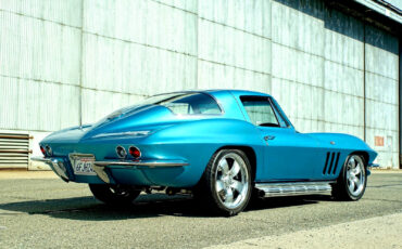 Chevrolet-Corvette-1966-Coupe-39