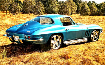 Chevrolet-Corvette-1966-Coupe