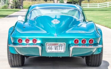 Chevrolet-Corvette-1966-Coupe-5