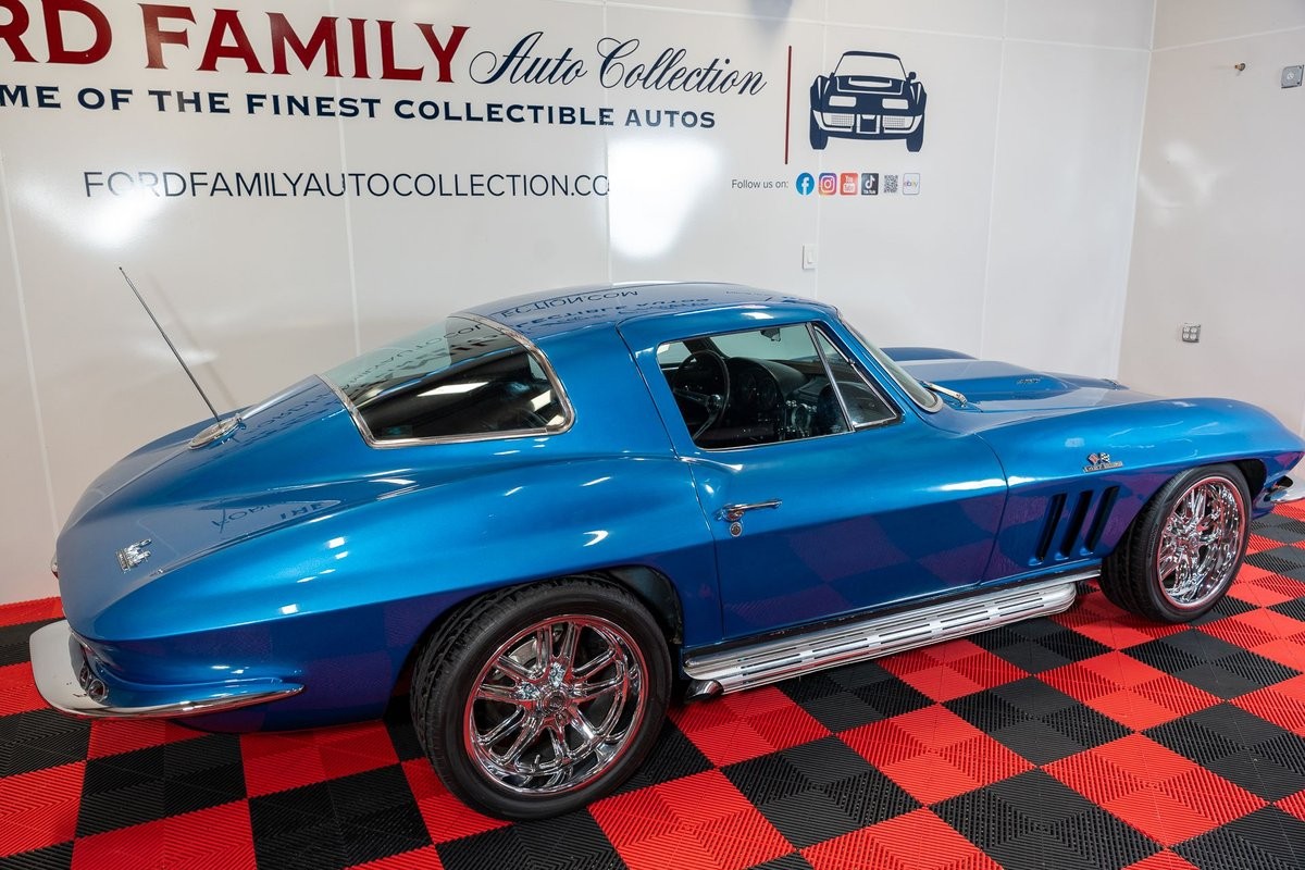 Chevrolet-Corvette-1966-Coupe-6