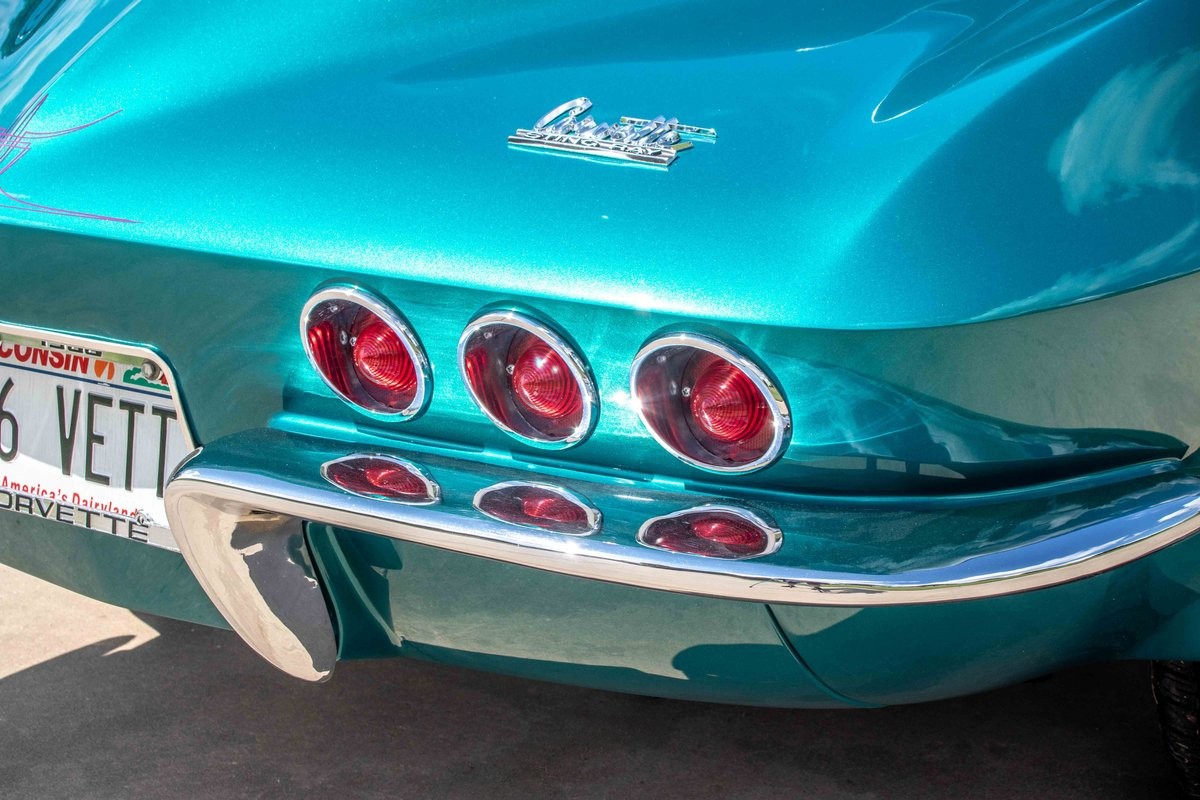 Chevrolet-Corvette-1966-Coupe-7
